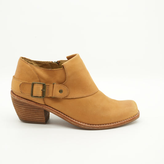 vintagetanharnessshortanklebootieschelseasquaretoebootssize85.jpg