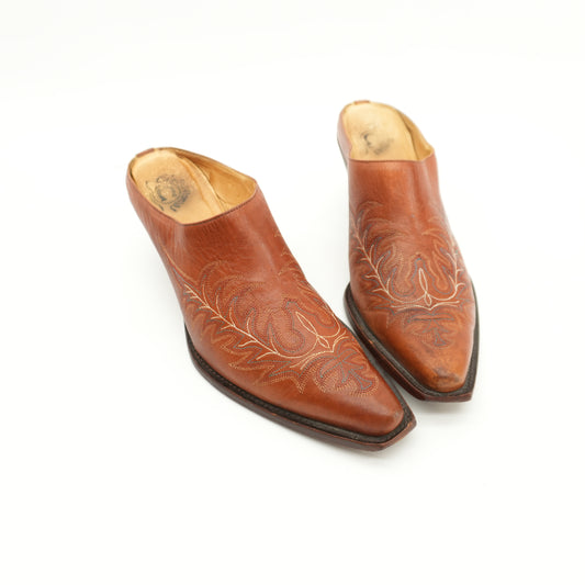 vintagecowgirlbootssize10lucchesepointedtoesouthwesternmules.jpg