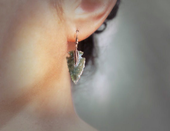 Arrowhead Earrings Native Tribal Spearhead Arrow Gold Flint Stone Studs