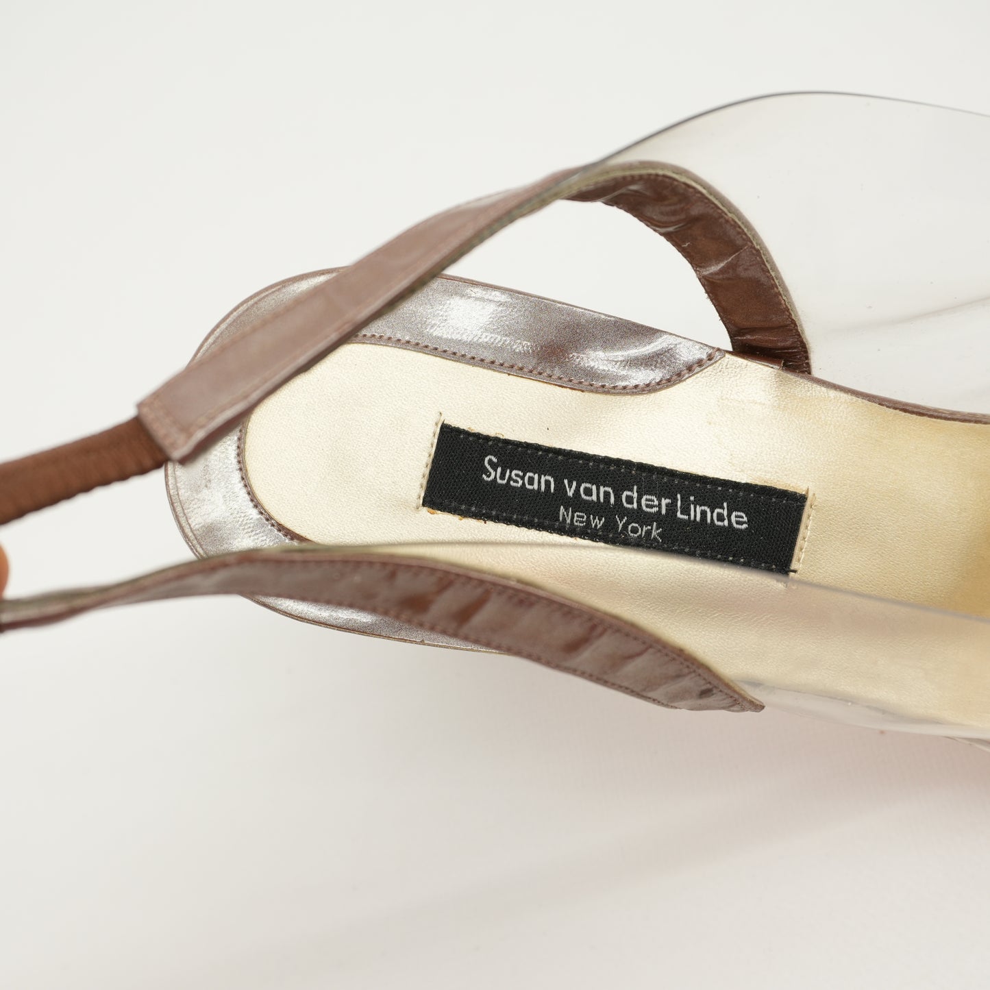 vintagebronzepatentleathertranslucentpointedtoekittenheels-4.jpg