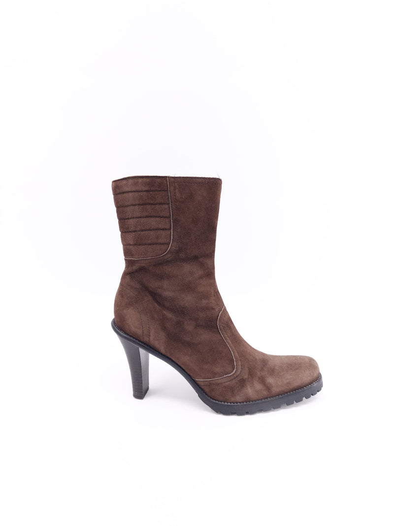 brown-suede-boots-1.jpg