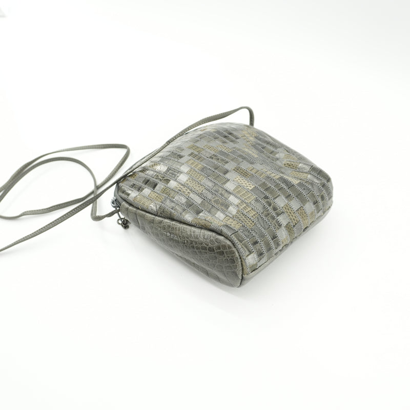 vintage-grey-woven-crossbody-bag-with-crocodile-embossed-details-4.jpg