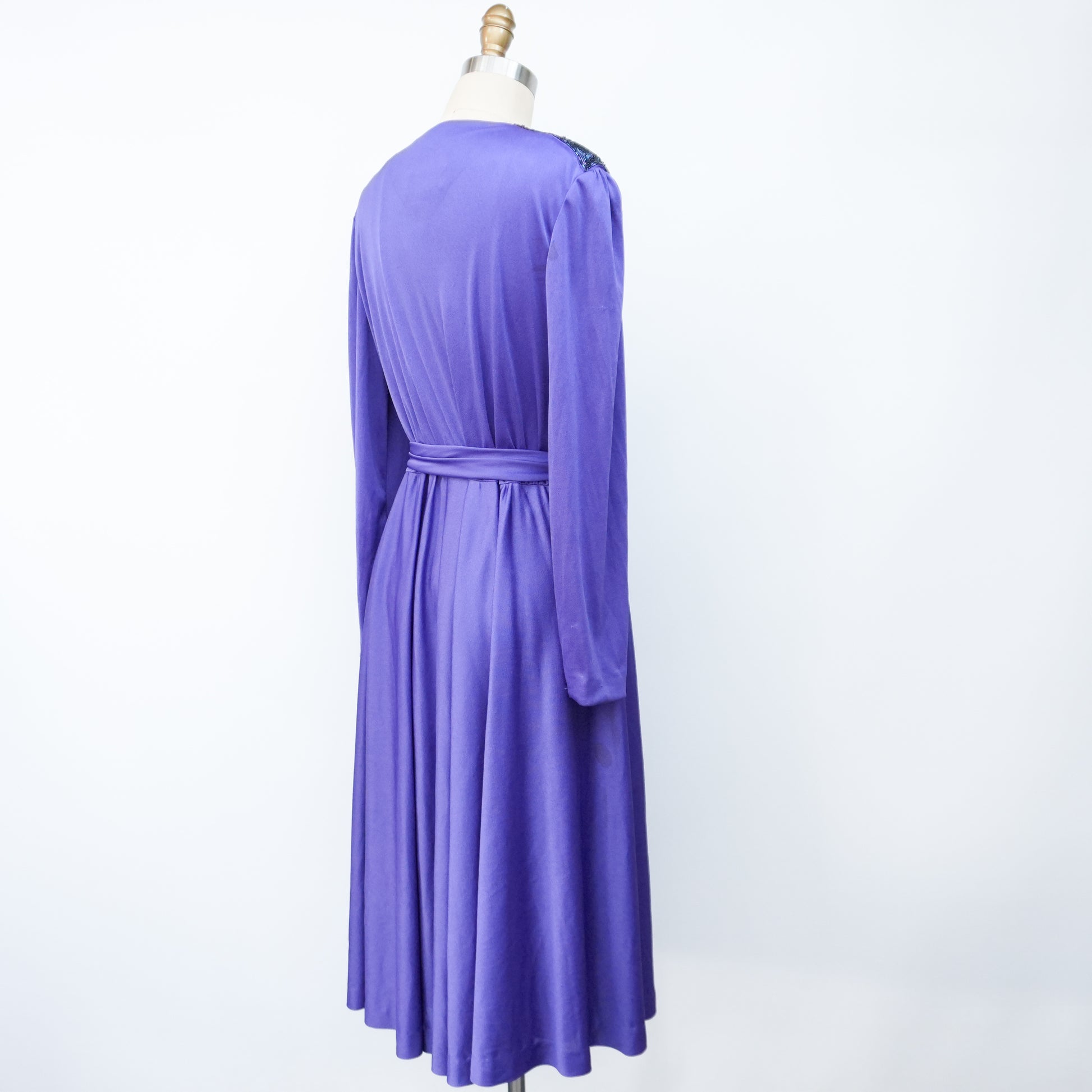 purplevintagerobedresswithblacktrim-6.jpg