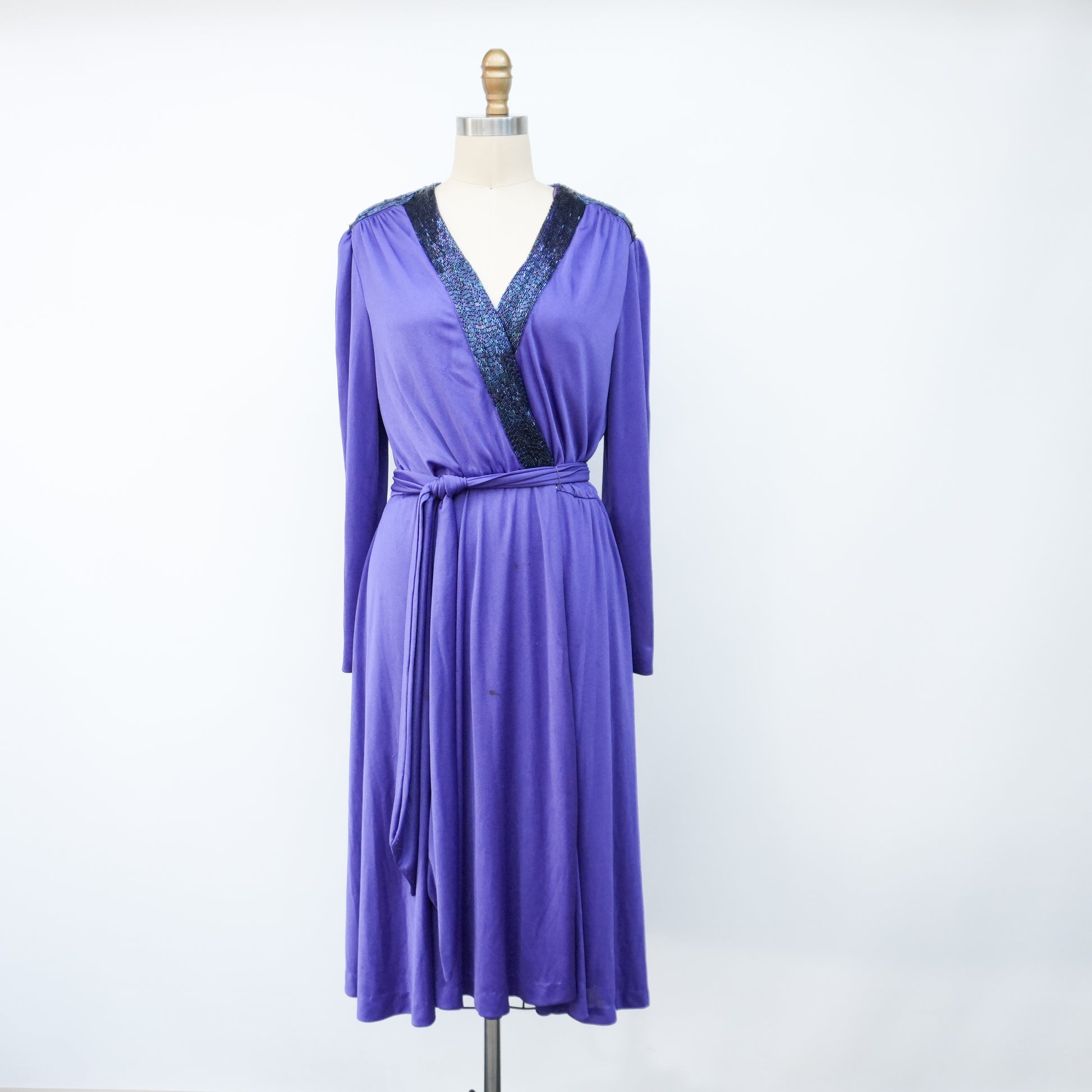 purplevintagerobedresswithblacktrim.jpg