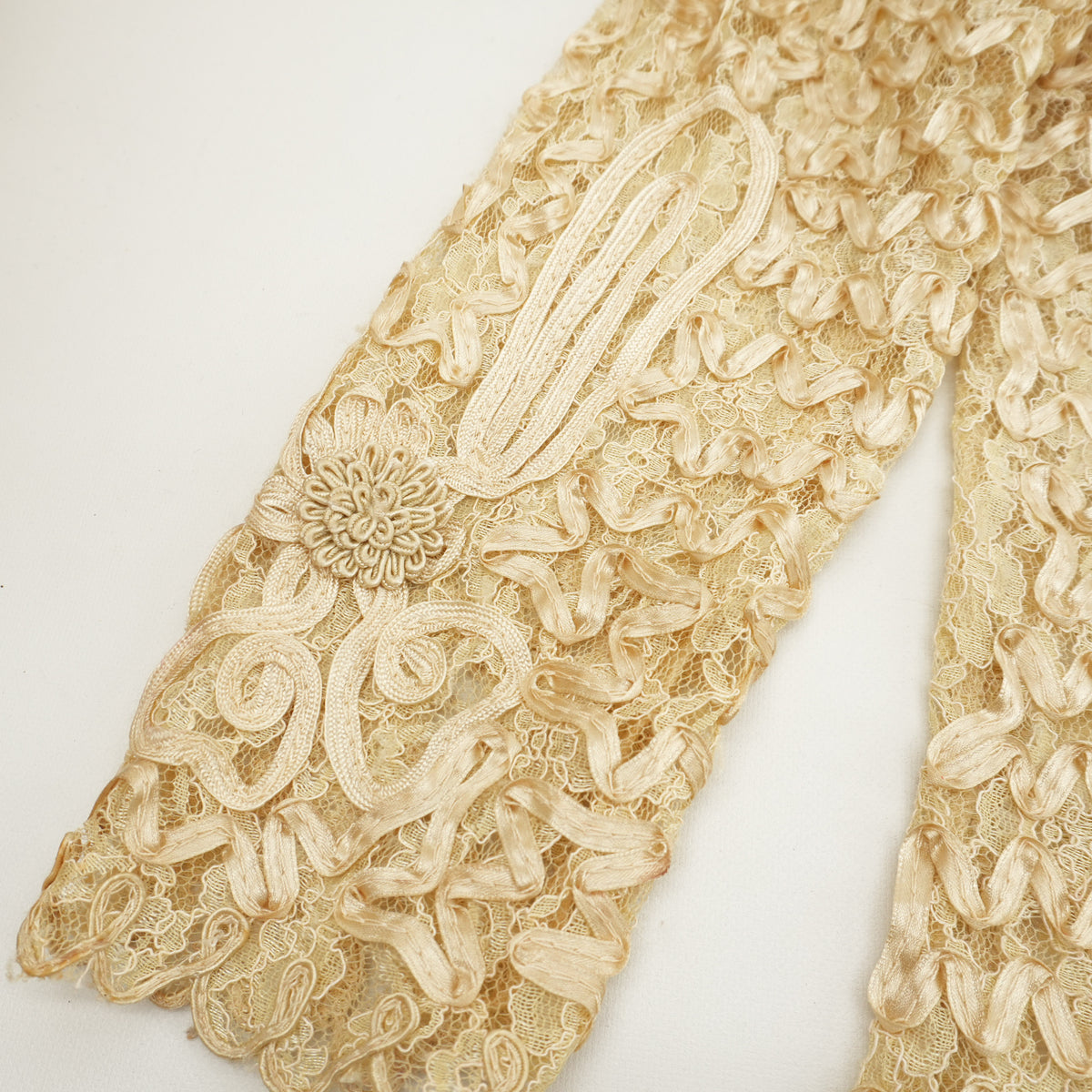 vintagelacetopribbonsequinsartblousepearlcrochetknitguipurefloralsweater-15.jpg