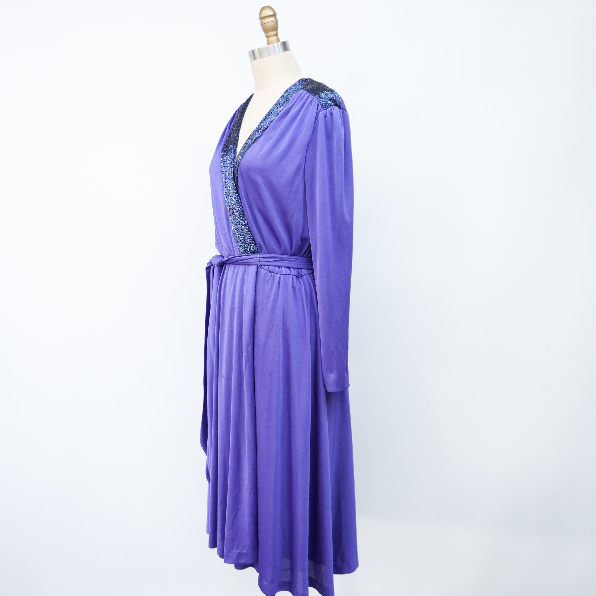 purplevintagerobedresswithblacktrim-7.jpg
