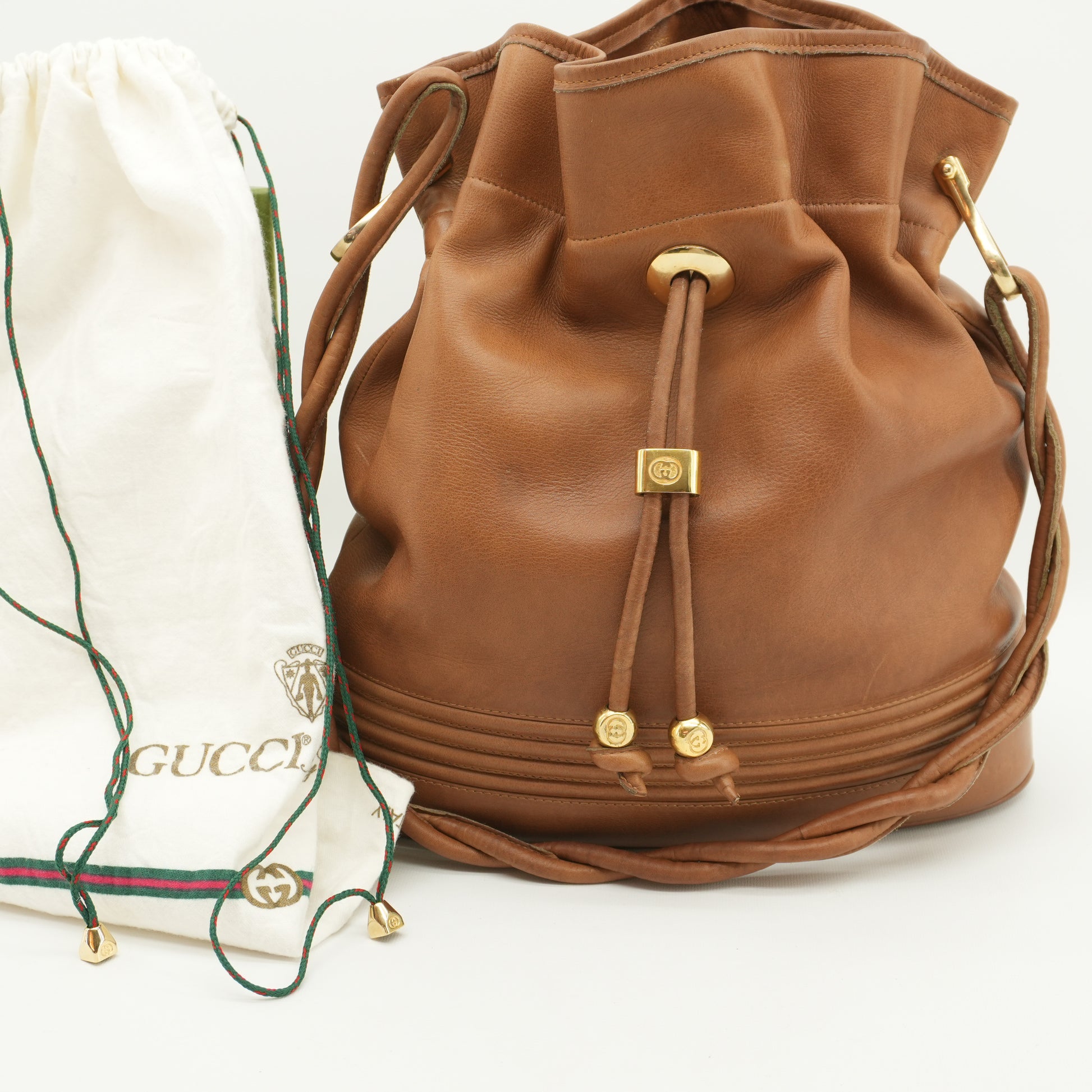 vintageguccihoneybrownbucketbag-2.jpg