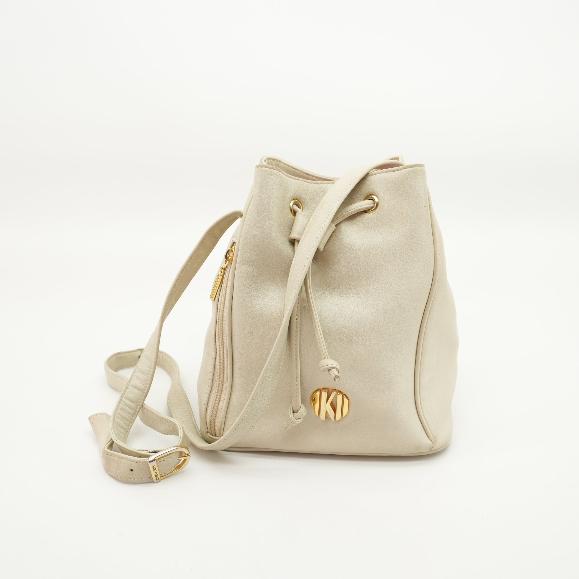 anne-klein-ivory-leather-crossbody-bucket-bag-vintage-80s-purse-5.jpg