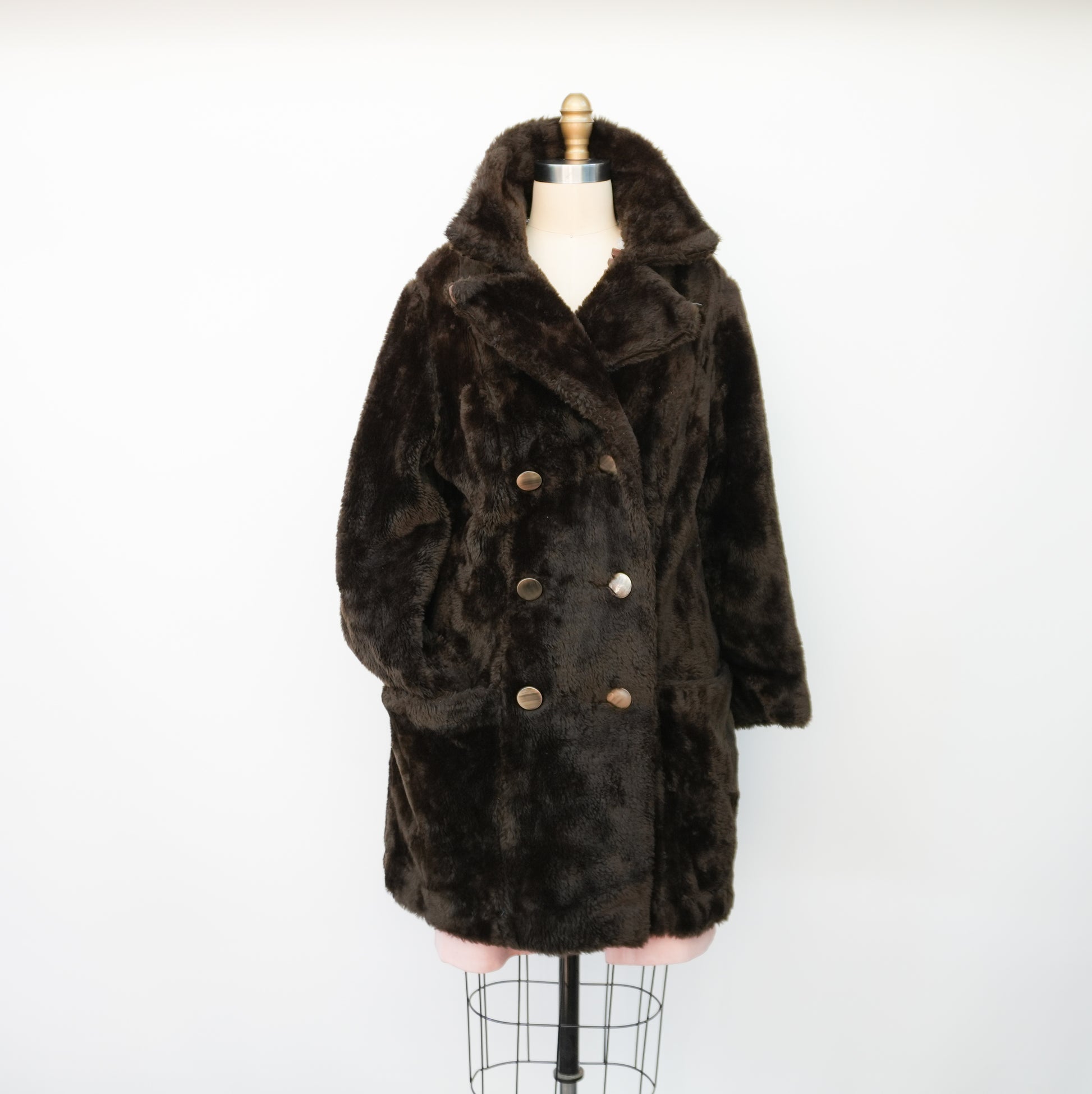 vintagefauxfurcoatbrowndoublebreastedbuttonupwinterjacketwomensmedium-2.jpg
