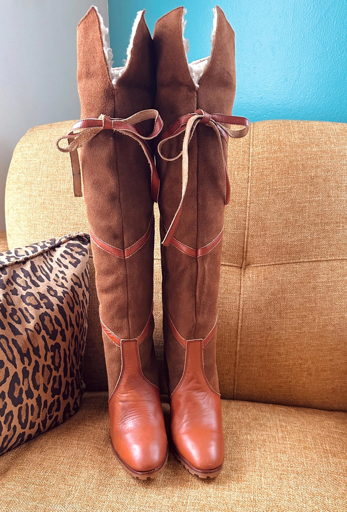 Vintage 1970s Boots Size 8 Tall OTK Lace-up Shearling Lined 60s 70s Gogo Boho Boots