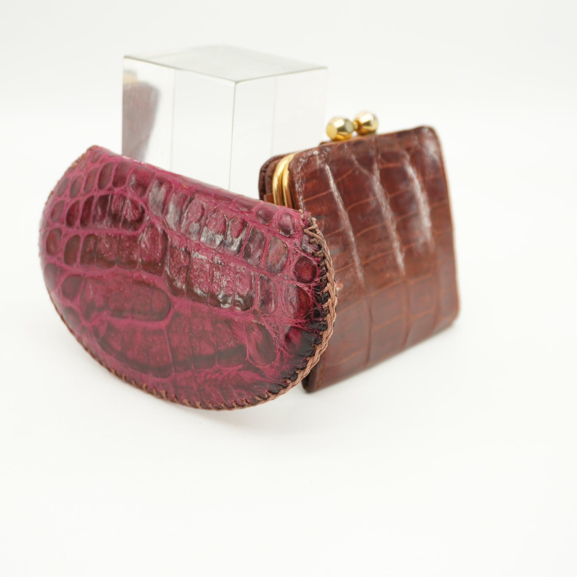 1940s-1970s-artisan-alligator-leather-half-moon-coin-purse-9.jpg