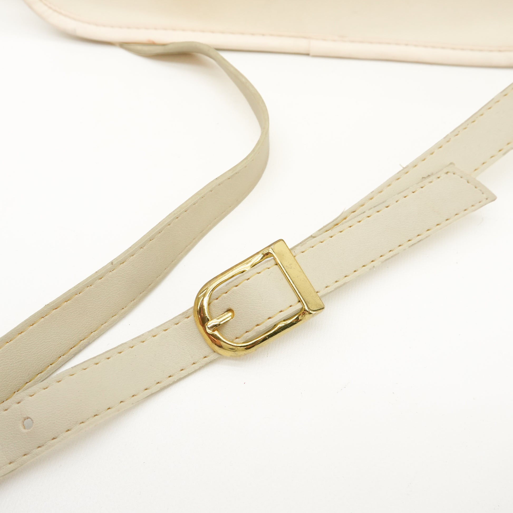 vintagesaddlebagwhiteleathertwistlockcrossbodypurse-9.jpg