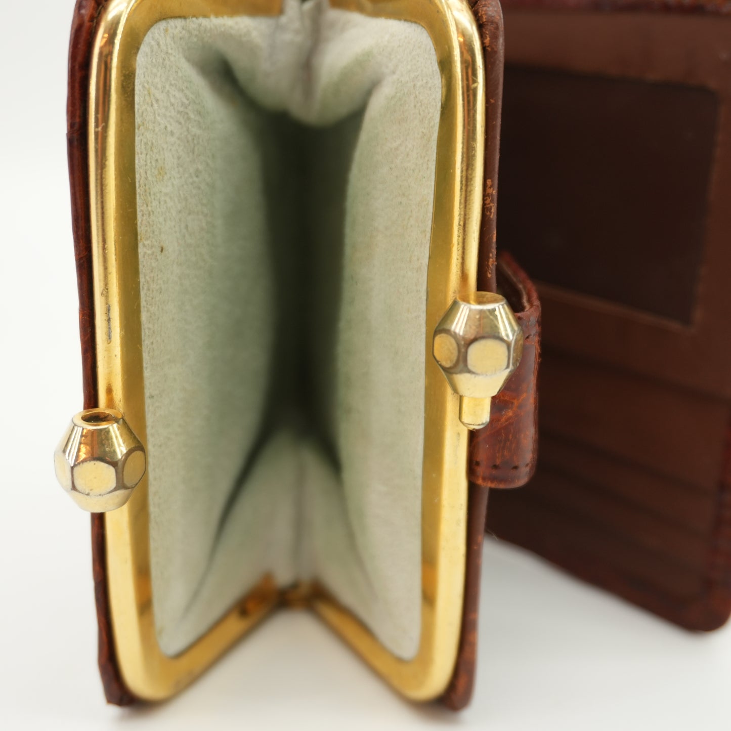 vintage-1940s-alligator-leather-wallet-with-coin-pouch-7.jpg
