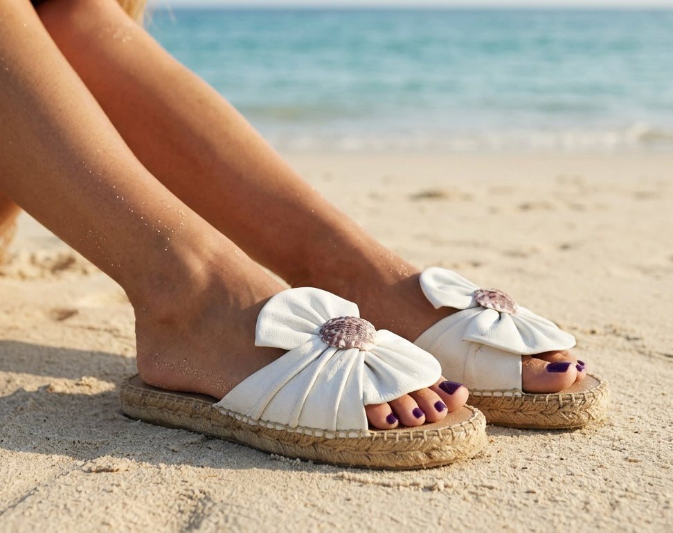 seashellsandalswhiteleatherfanshellespadrillemulebeachflatssize7.5-8.jpg