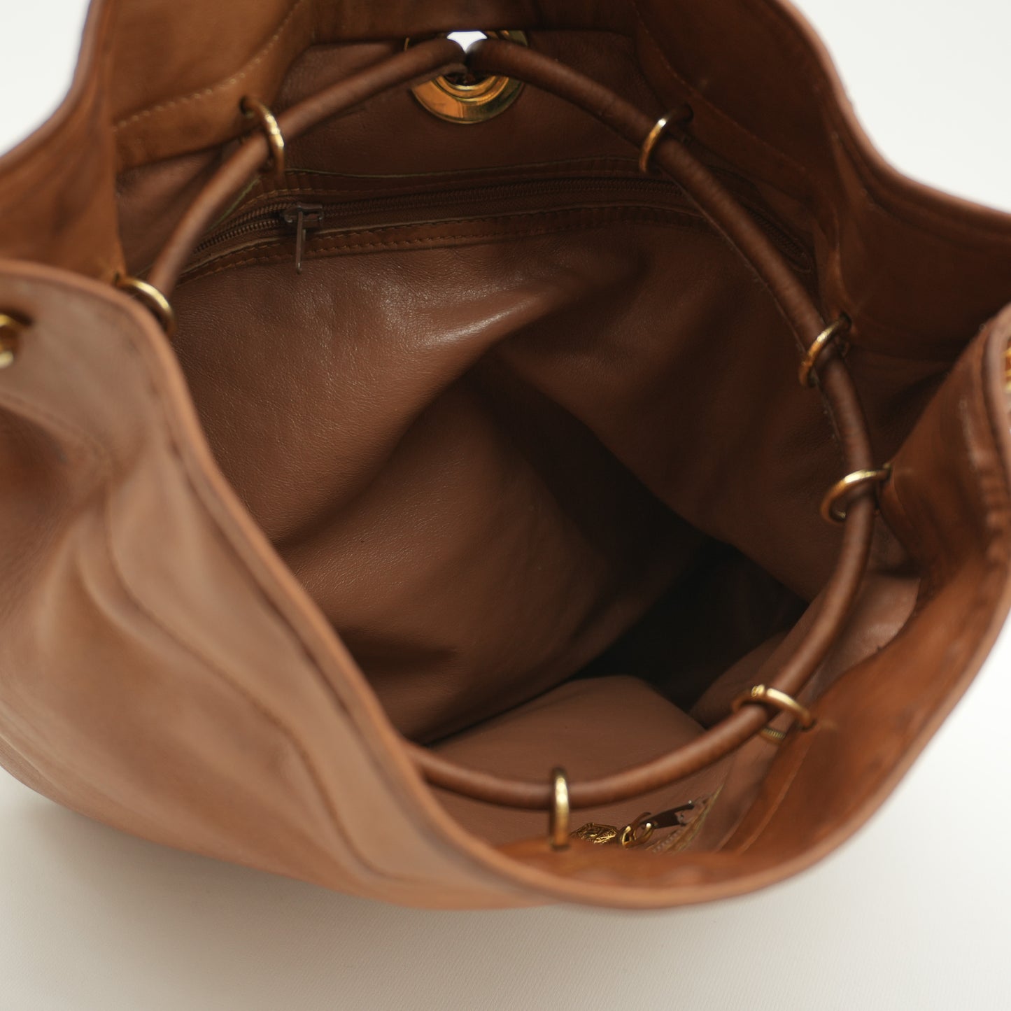 vintageguccihoneybrownbucketbag-5.jpg