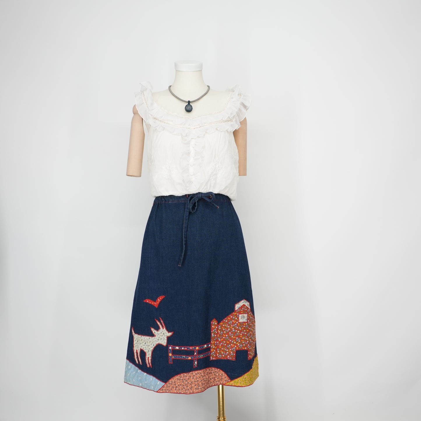 quiltedskirtvintage70spatchworkdenimanimalsfloralembroideredmedium-5.jpg