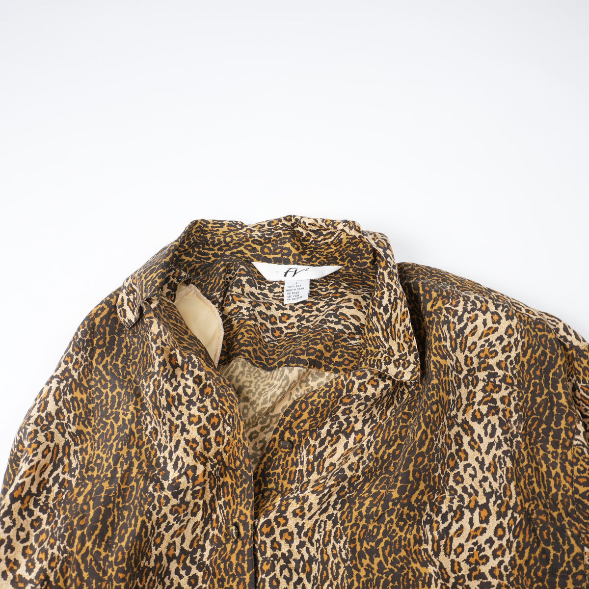 vintageleopardcheetahprintsilkbuttondownblousesizelarge-13.jpg