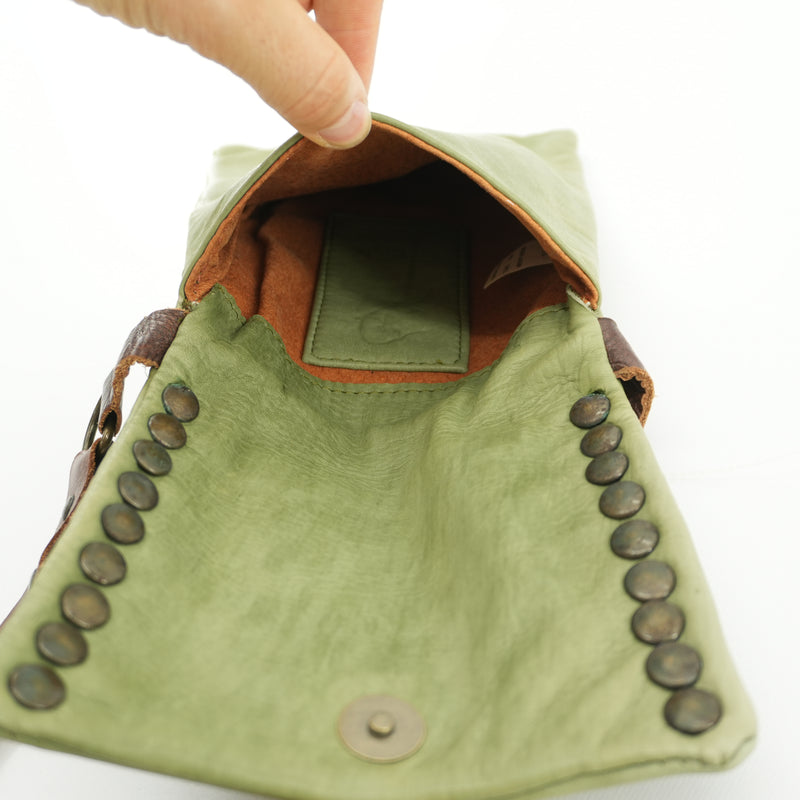 greencanvascrossbodybagwithleatherstraps-4.jpg
