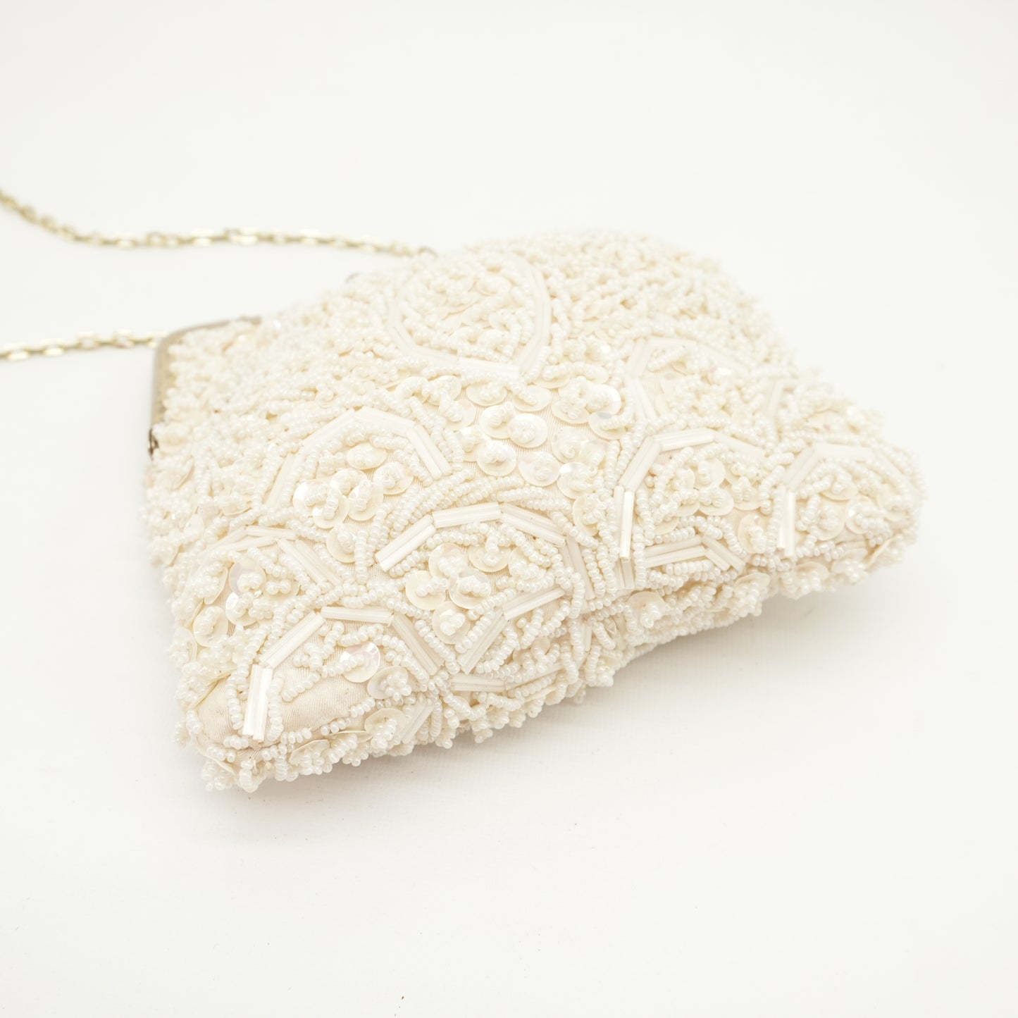 vintage-1960s-sequins-beaded-purse-pearlescent-petite-evening-bag-wedding-purse-11.jpg