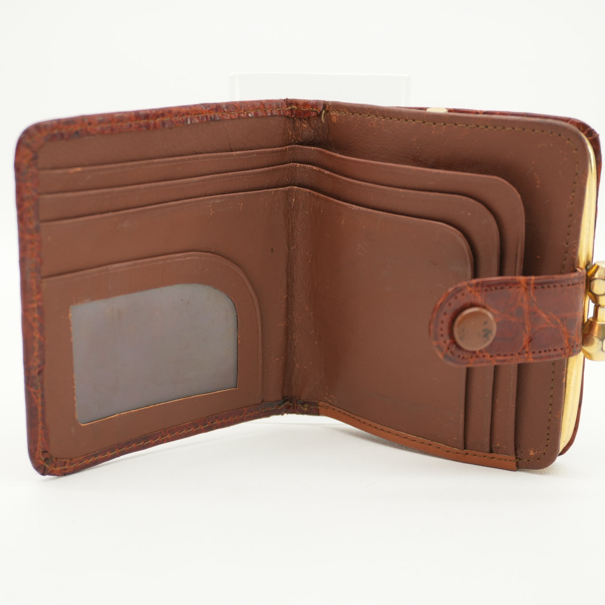 vintage-1940s-alligator-leather-wallet-with-coin-pouch-4.jpg
