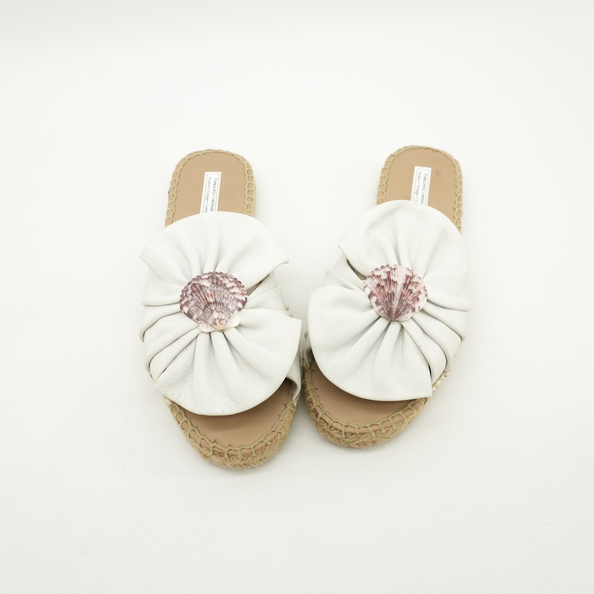 seashellsandalswhiteleatherfanshellespadrillemulebeachflatssize7.5-3.jpg