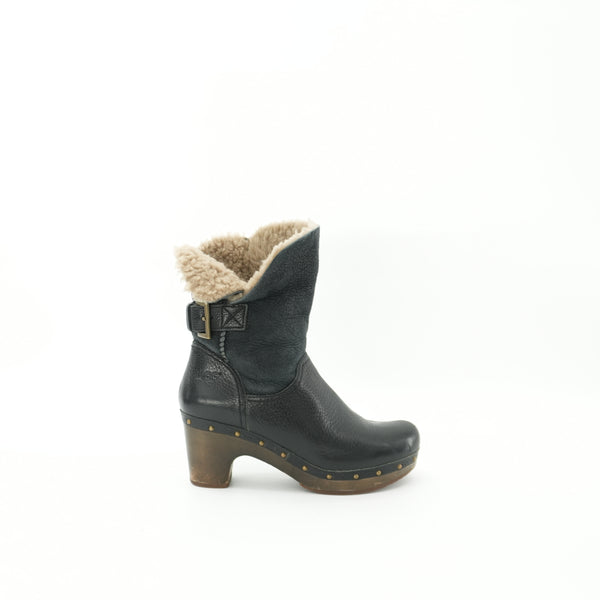 ugg-womens-ankle-boots-black-leather-fur-lined-heeled-booties-size-7.jpg