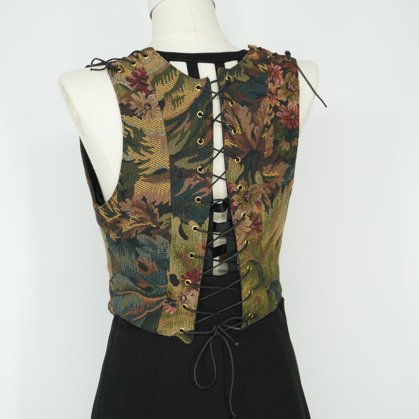 corsetfloralbrocadelaceupvest.json-7.jpg