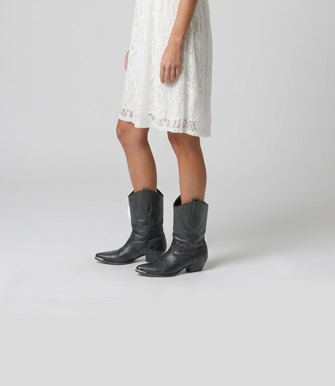 vintage-python-cowboy-boots-snakeskin-black-leather-size-7.5-8.jpg