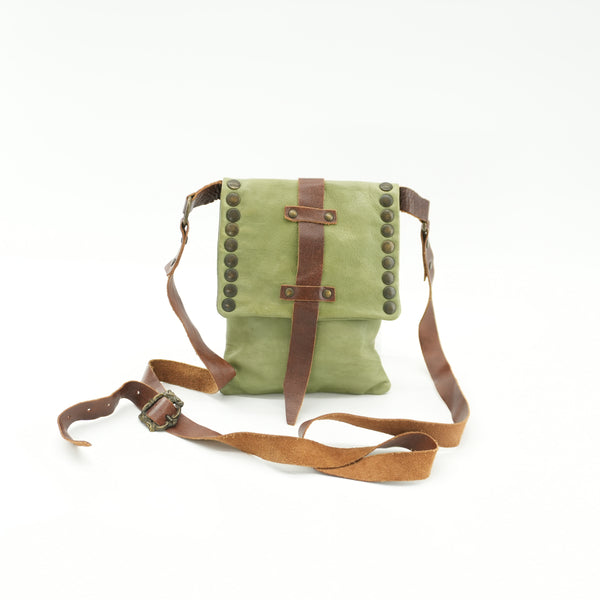 greencanvascrossbodybagwithleatherstraps.jpg