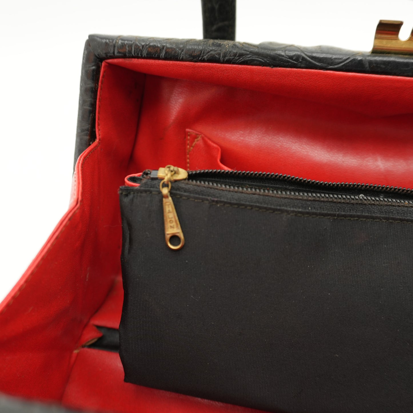 vintage50salligatorleatherblackboxpurse-16.jpg