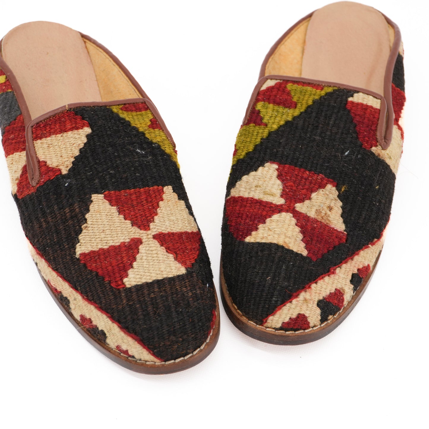 kilim-mules-womens-slip-on-shoes-boho-ethnic-tribal-flat-slippers-vintage-style-turkish-kilim-slippers-2.jpg