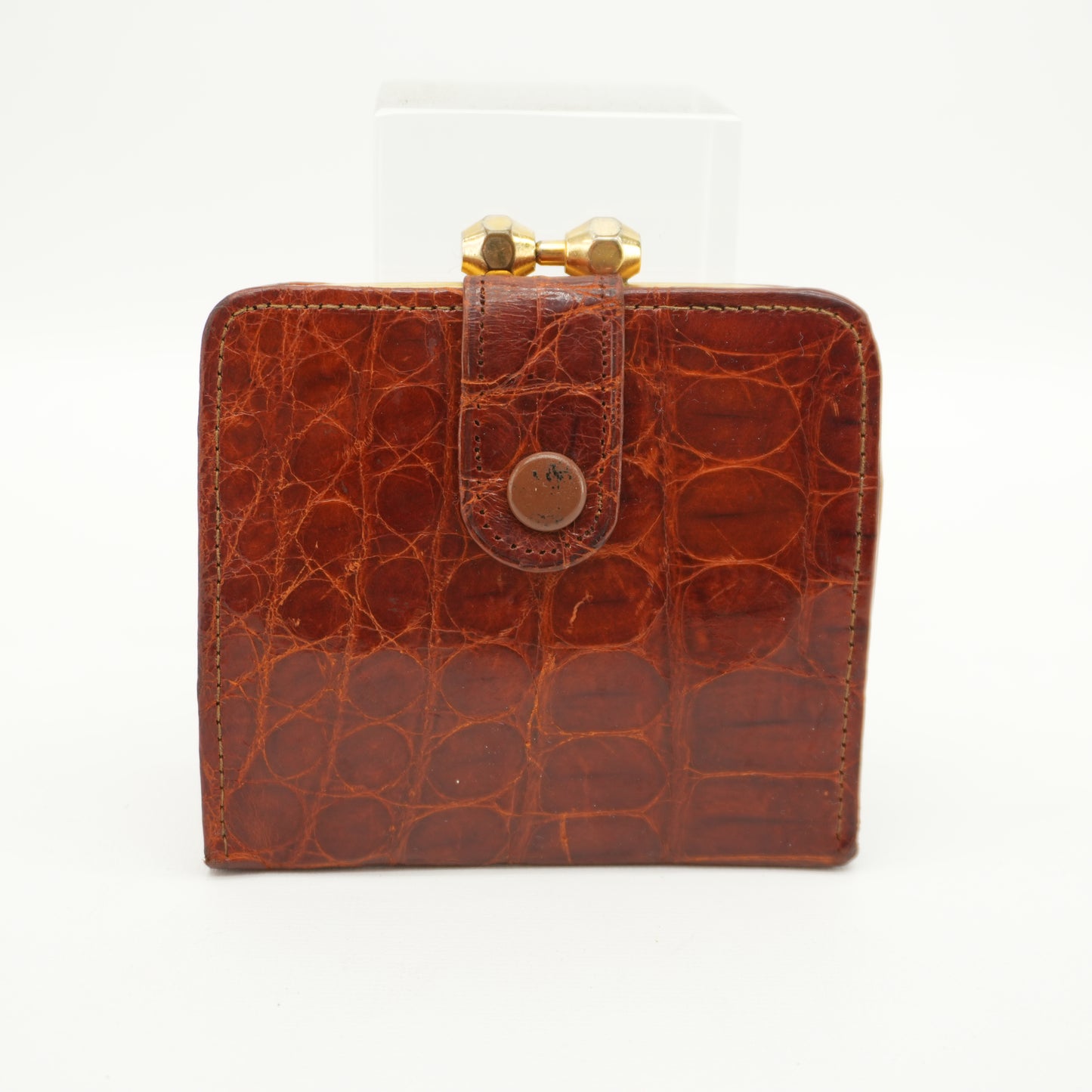 vintage-1940s-alligator-leather-wallet-with-coin-pouch-2.jpg