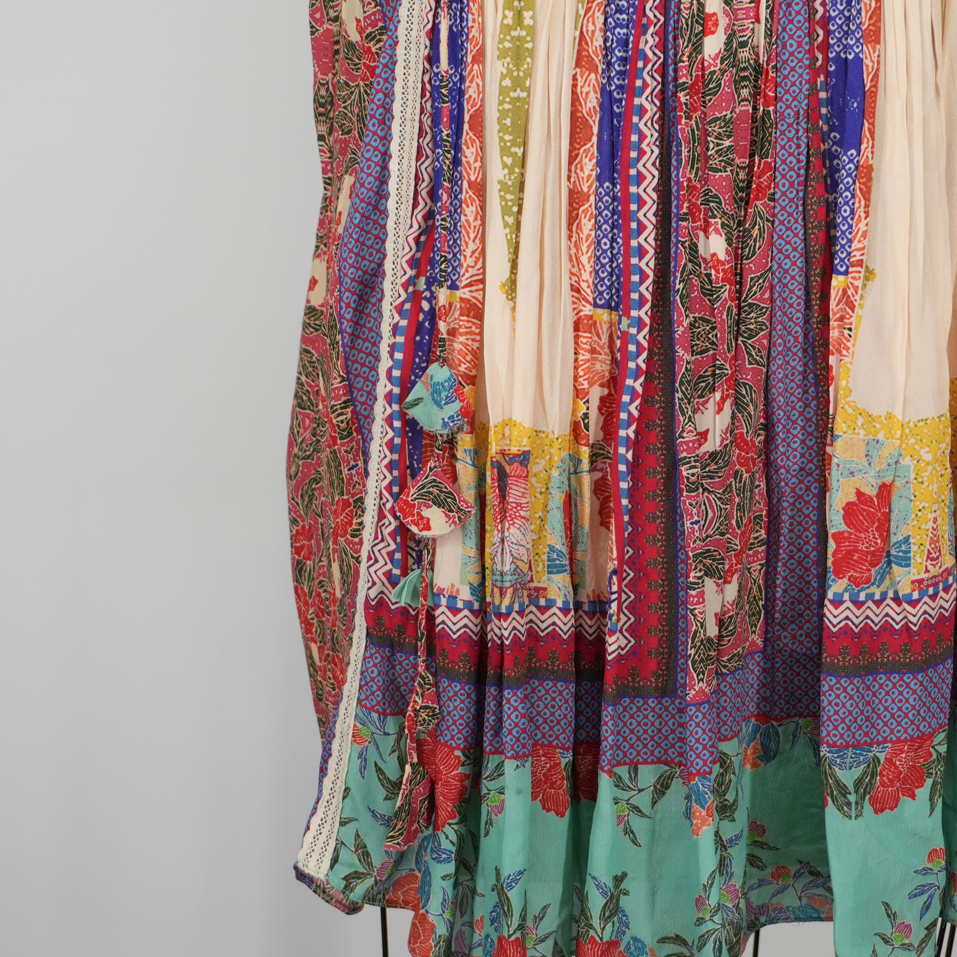 this-is-a-darling-sundress-wit-9.jpg