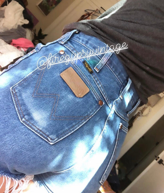 Vintage WRANGLER Shorts Denim Cutoff Shorts CUSTOM-FIT High-waist Jean Shorts
