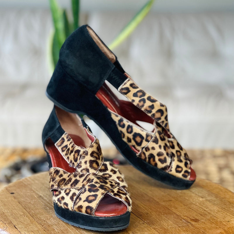 Leopard discount print sandals