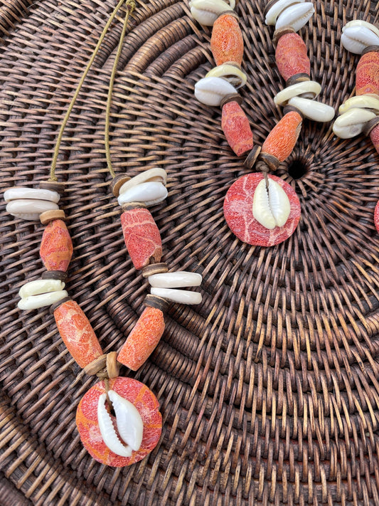 Seashell Necklace Vintage 1970s Coral & Cowry Beach Mermaid Adjustable Length Short Long Shell Necklace