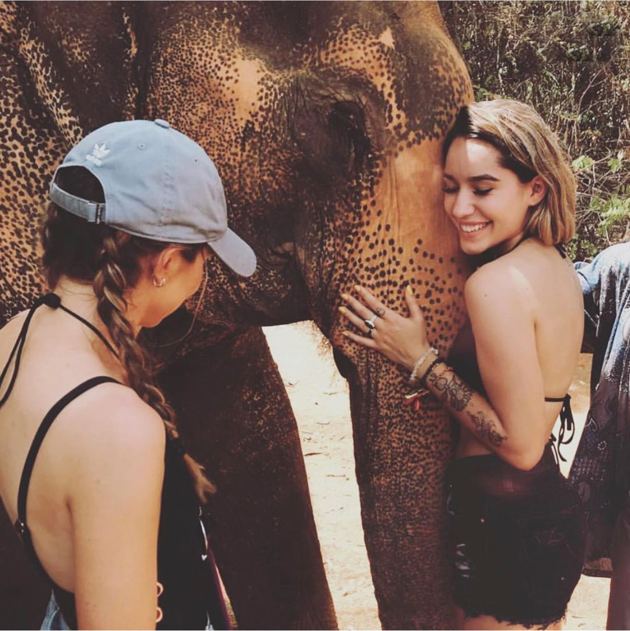 Vintage Black LEVI Shorts Denim Cutoff CUSTOM-FIT Jean Shorts