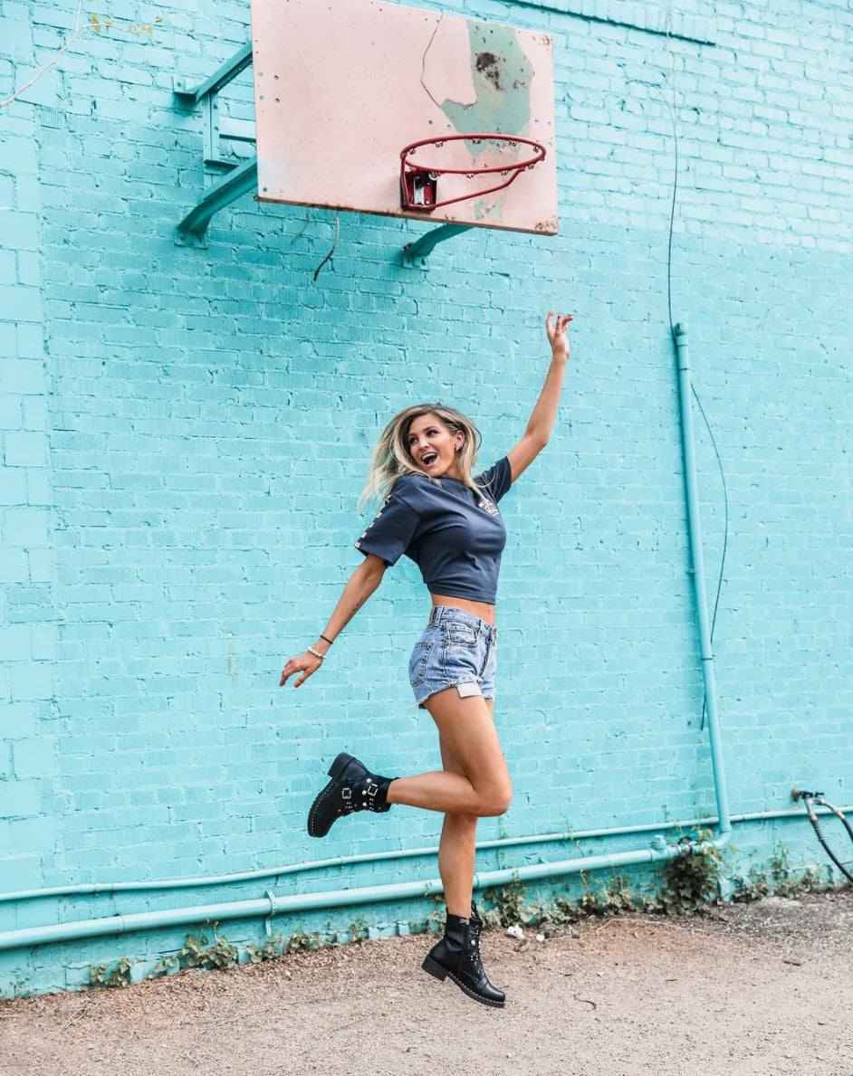 LEVI Denim Cutoff Shorts Mid-High Waist CUSTOM FIT Jean Shorts